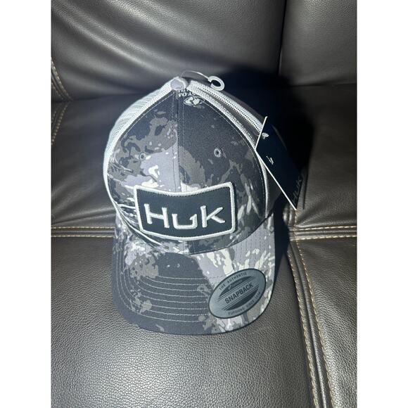 Huk Men’s Trucker Hat Camo Snapback Cap – Fishing Outdoor NWT - Picture 1 of 1